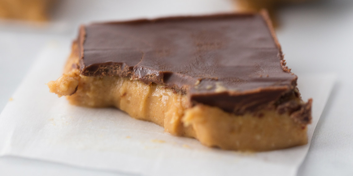 No Bake Paenut Butter Chocolate Bar